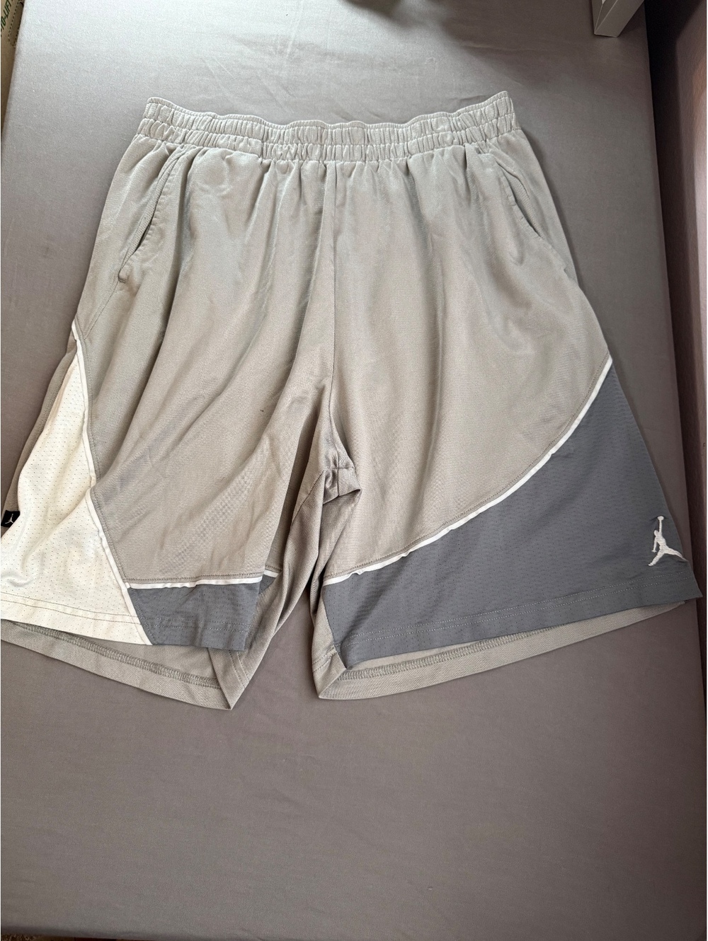 Jordan Men's XXL Athletic Shorts Gray with Side Pockets